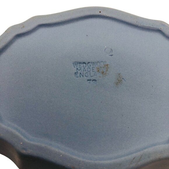 Vtg Wedgwood Blue Jasperware Fluted Oval Trinket Dish Cherubs Made in England - Picture 4 of 6